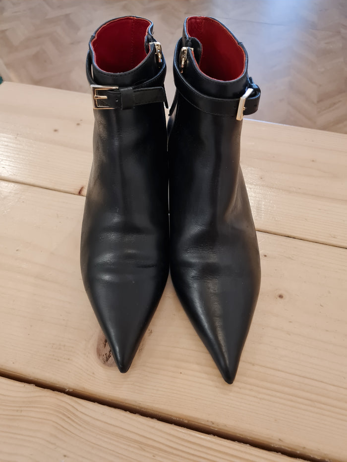Uterque Black Shoe Boots 4