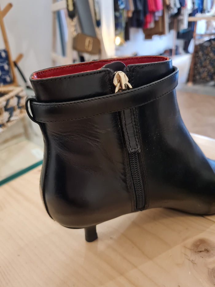 Uterque Black Shoe Boots 4