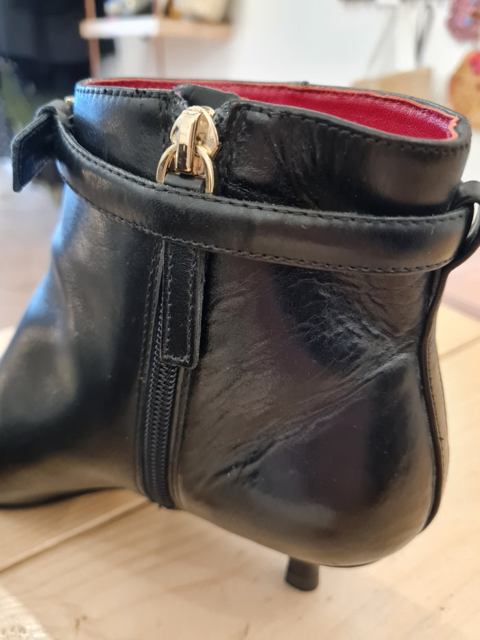 Uterque Black Shoe Boots 4