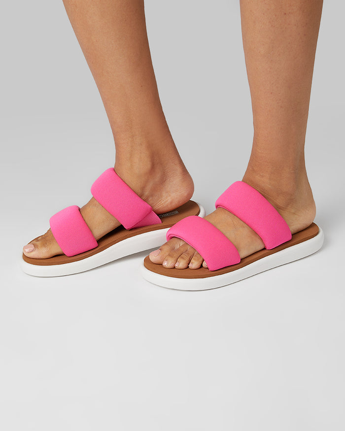 32 Degrees Magenta _ Women's 2-Band Flex sandals {bottom}{right}