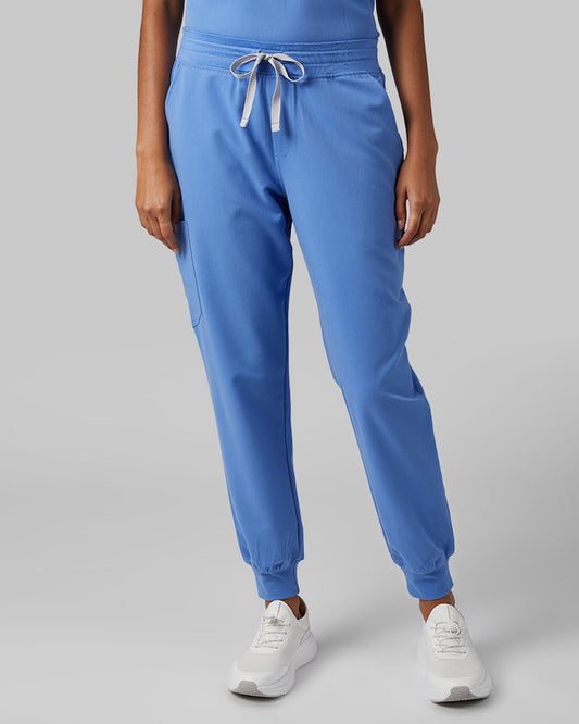 32 Degrees Blue Sky _ Womens Cargo scrub Jogger {model: Arantza is 5'9"and size 2 wearing size XS}{bottom}{right} {bottom}{right}