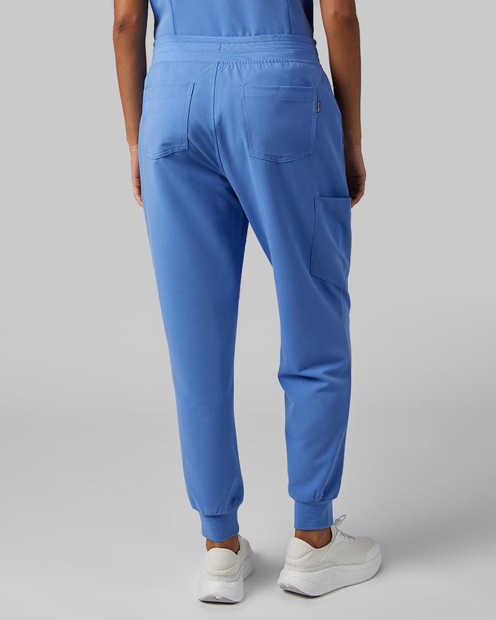 32 Degrees Blue Sky _ Womens Cargo scrub Jogger {model: Arantza is 5'9"and size 2 wearing size XS}{bottom}{right} {bottom}{right}