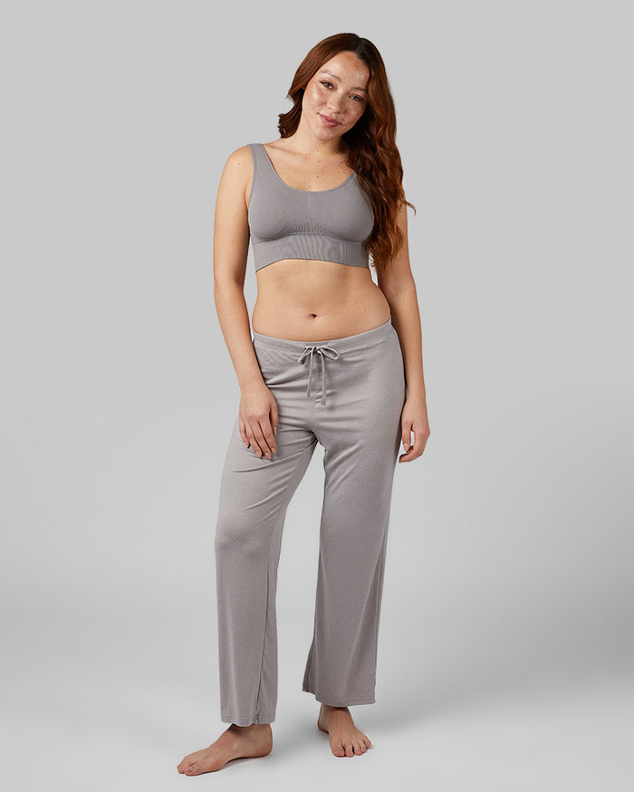 32 Degrees Ghost Grey Heather _ Women's Cool Sleep Pant {model: Evonique is 5'10 and size 6, wearing size S}{bottom}{right} {bottom}{right}