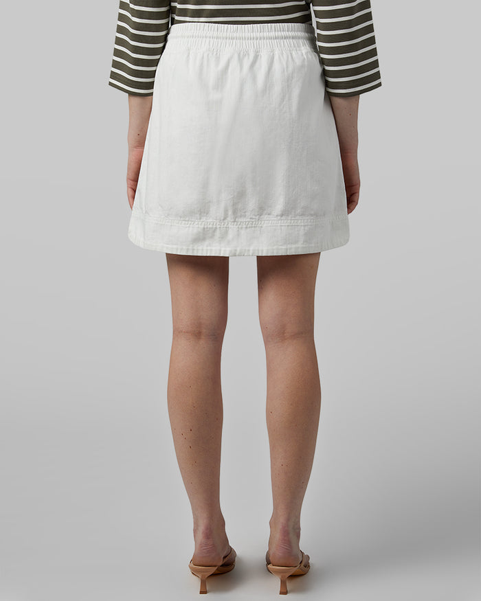 32 Degrees White _ Women's Featherweight Denim Skort {model: Ava is 5'8"and size 4 wearing size S}{bottom}{right} {bottom}{right}