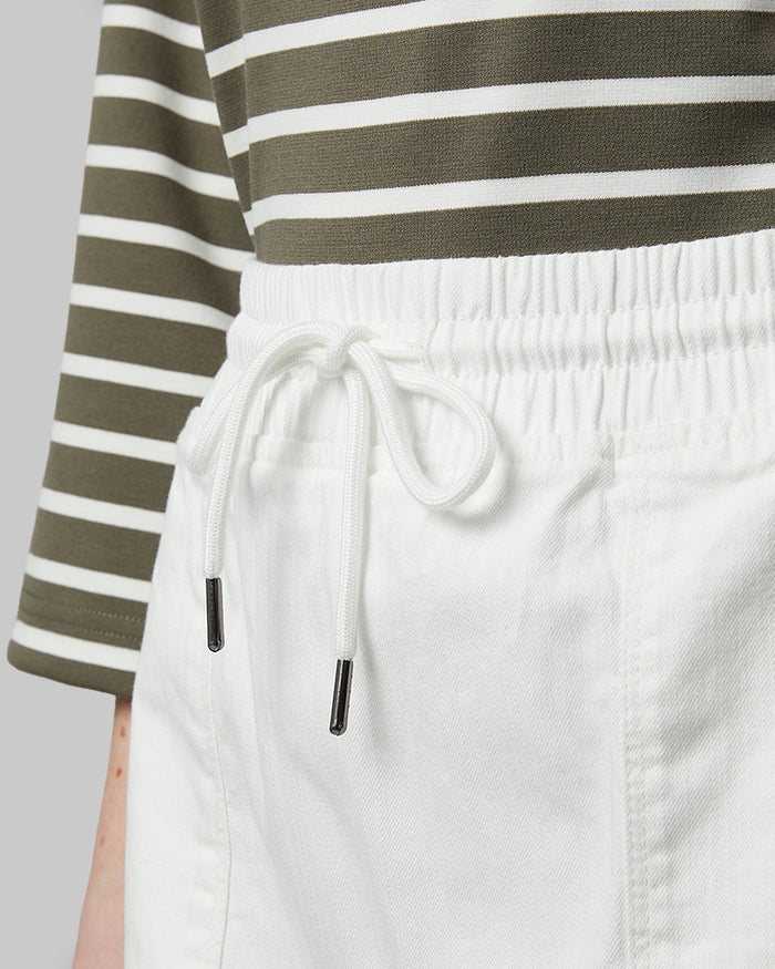 32 Degrees White _ Women's Featherweight Denim Skort {model: Ava is 5'8"and size 4 wearing size S}{bottom}{right} {bottom}{right}