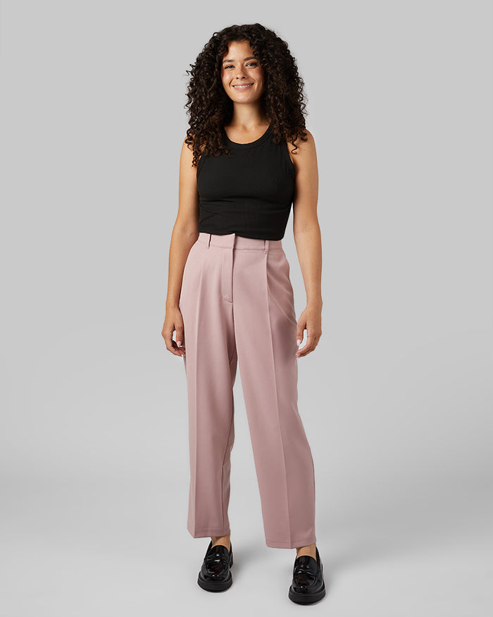 32 Degrees Deauville Mauve _ Women's Relaxed Pleated Pant {model: Gabrielle is 5'8"and size 4 wearing size S}{bottom}{right} {bottom}{right}