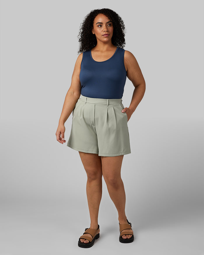 32 Degrees Laurel Green _ Women's Pleated Pull-On short {model: Maria is 5'9"and size 14 wearing size L}{bottom}{right} {bottom}{right}