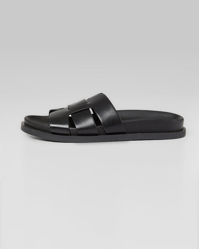 32 Degrees Black_ Women's H-Band Footbed sandals {bottom}{right}