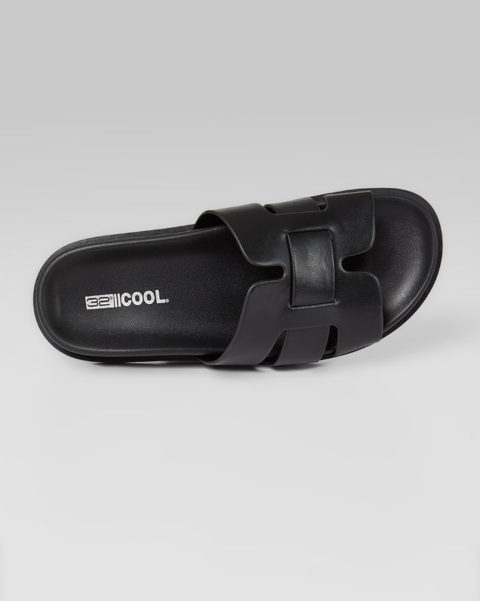 32 Degrees Black_ Women's H-Band Footbed sandals {bottom}{right}