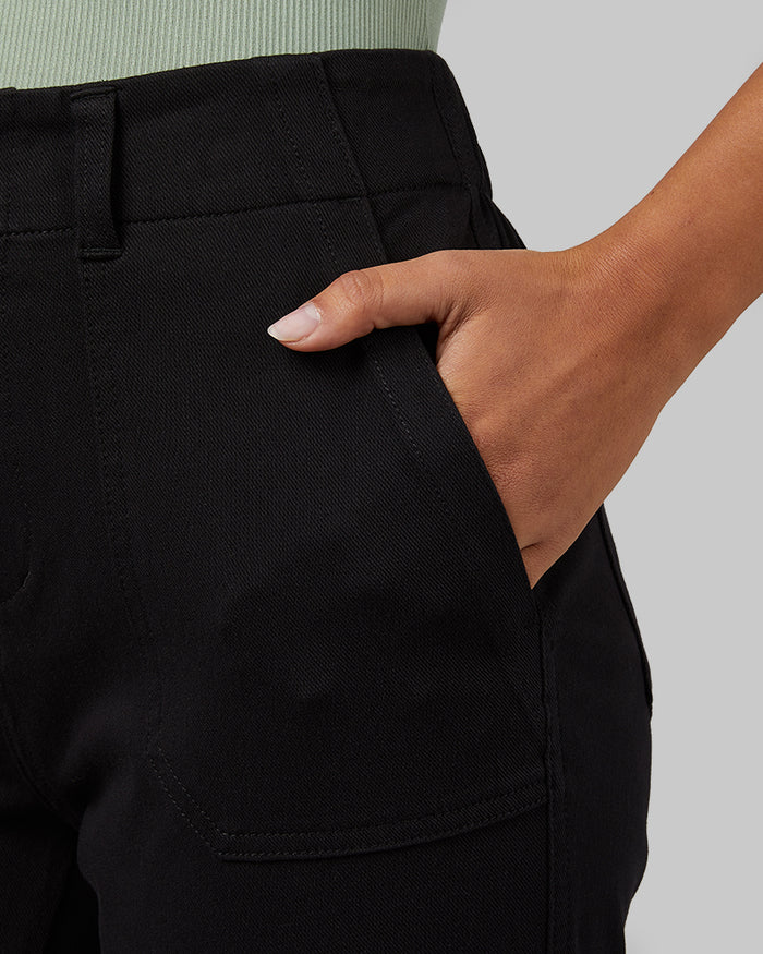 32 Degrees Black _ Women's Mini Knitted Twill Capri {model: Meli is 5'9"and size 4 wearing size S}{bottom}{right} {bottom}{right}