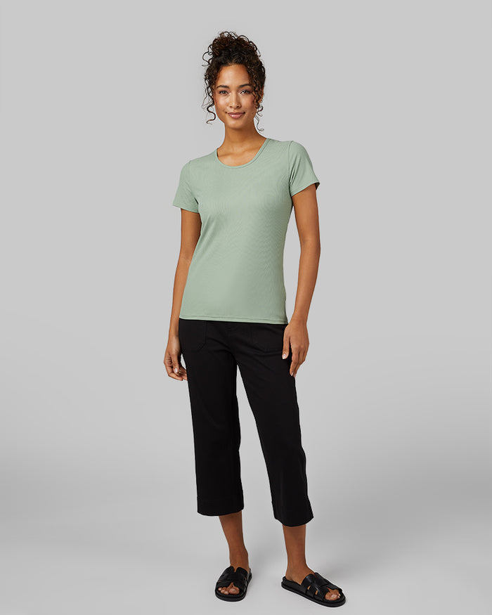 32 Degrees Black _ Women's Mini Knitted Twill Capri {model: Meli is 5'9"and size 4 wearing size S}{bottom}{right} {bottom}{right}