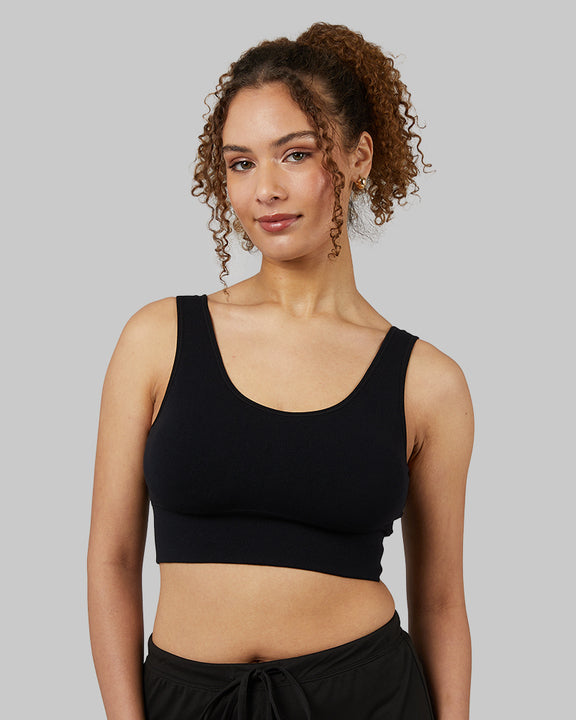 32 Degrees Black _ Womens Scoop Longline Comfort Bra {model: Yanisha is 5'7" and size 4, wearing size S}{bottom}{right} {bottom}{right}