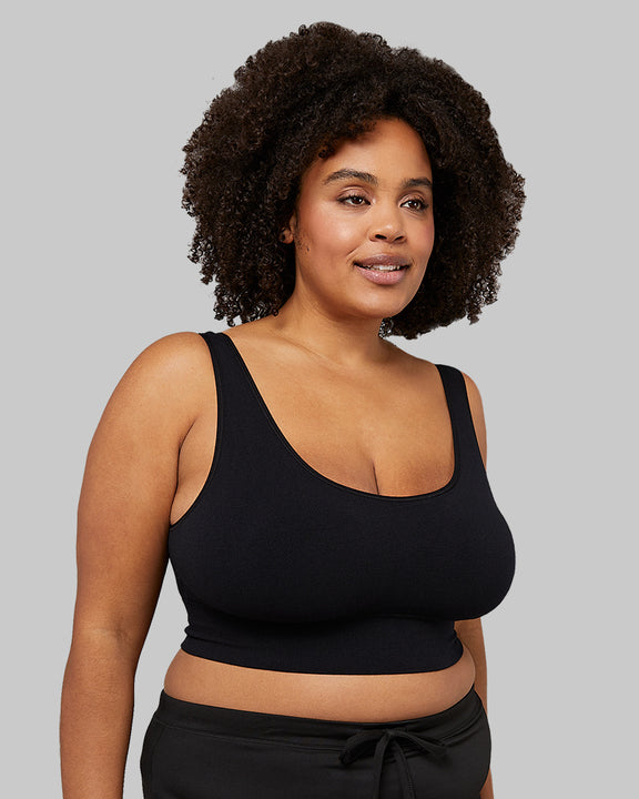 32 Degrees Black _ Women's Scoop Longline Comfort Bra{model: Natalie is 5'10" and size 12-14, wearing size L}{bottom}{right}