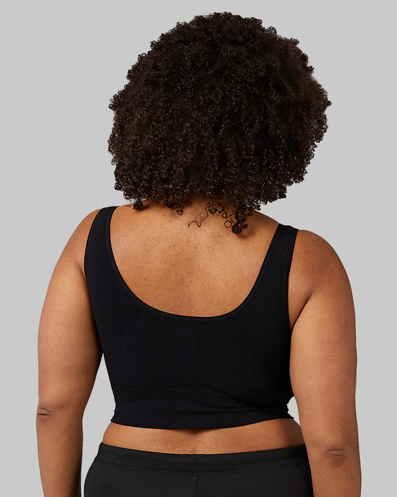 32 Degrees Black _ Women's Scoop Longline Comfort Bra{model: Natalie is 5'10" and size 12-14, wearing size L}{bottom}{right}
