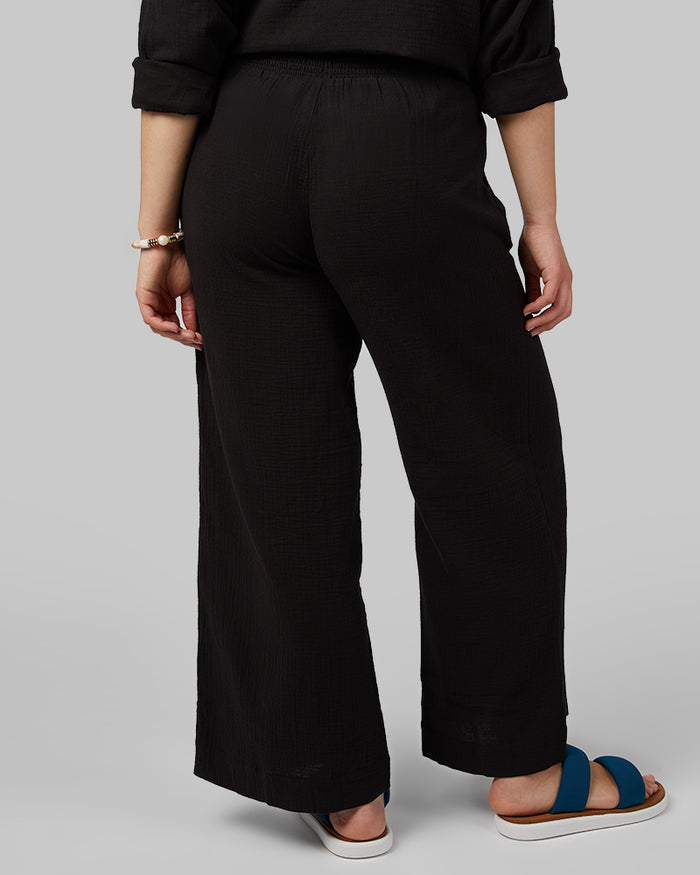 32 Degrees Black _ Women's soft Gauze Ankle Pant {model: Shani is 5'10" and size 12 wearing size L}{bottom}{right} {bottom}{right}