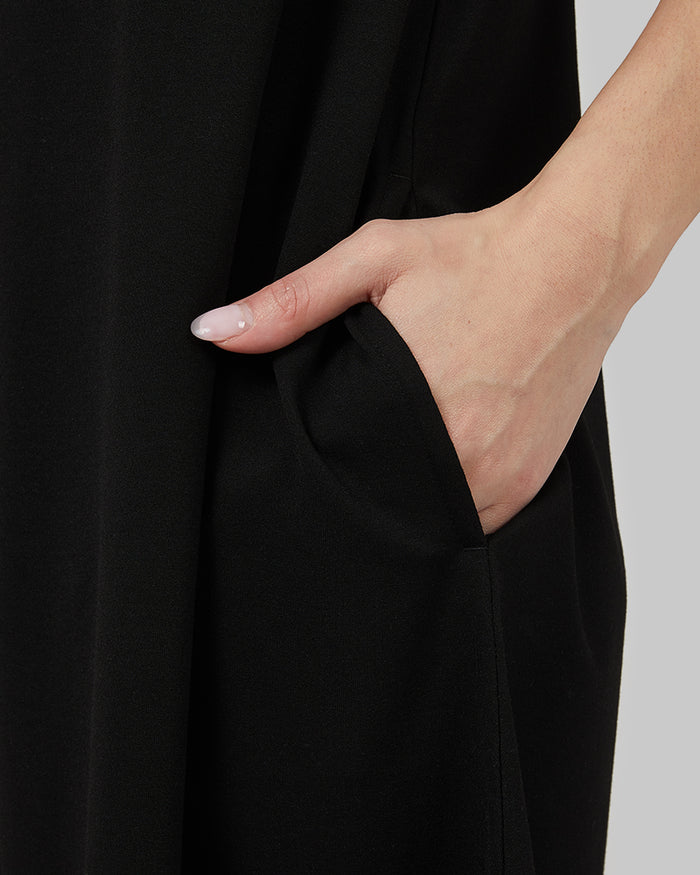 32 Degrees Black _ Women's soft Knit Pocket Dress {model: Rowena is 5'8"and size 4 wearing size S}{bottom}{right} {bottom}{right}