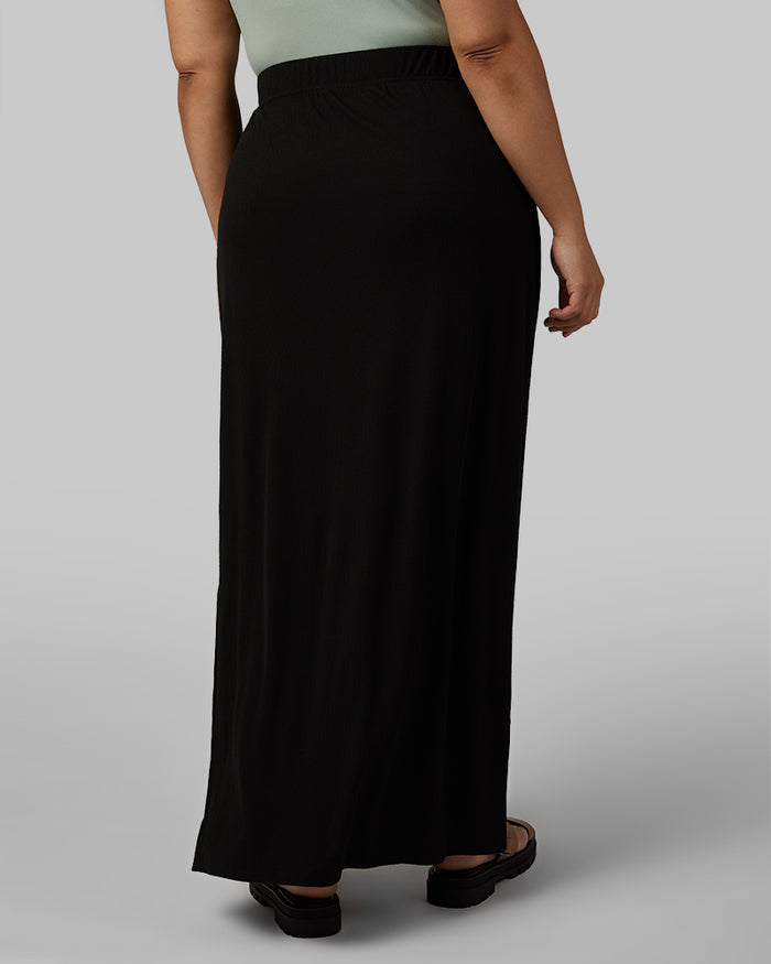 32 Degrees Black _ Women's Soft Rib Maxi Skirt {model: Maria is 5'9"and size 14 wearing size L}{bottom}{right} {bottom}{right}