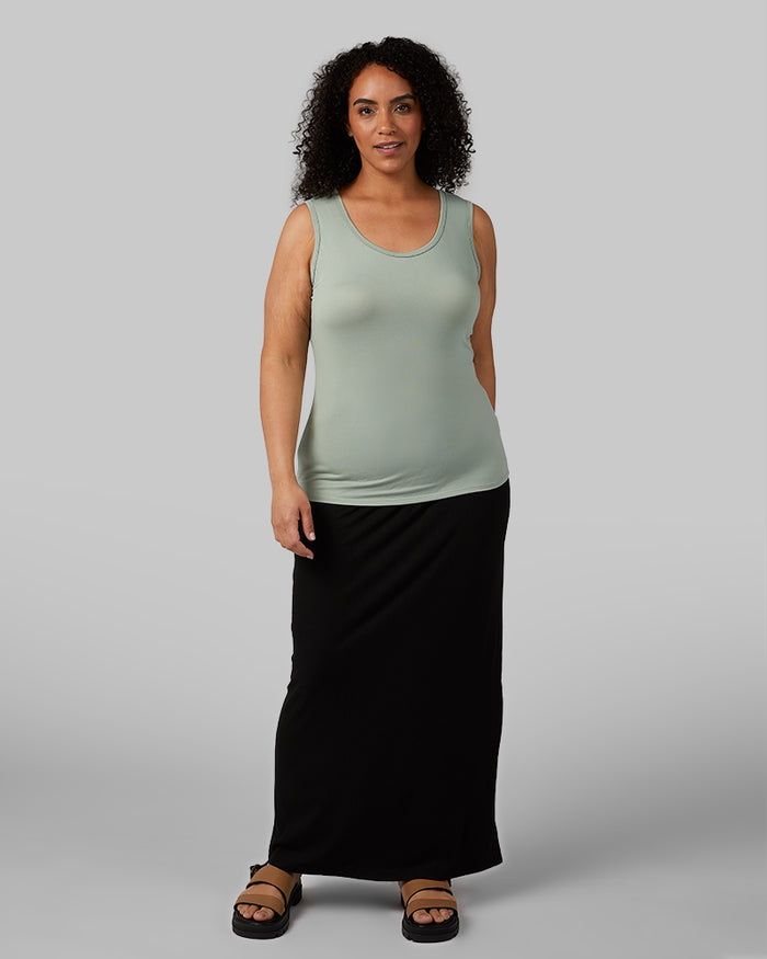 32 Degrees Black _ Women's Soft Rib Maxi Skirt {model: Maria is 5'9"and size 14 wearing size L}{bottom}{right} {bottom}{right}
