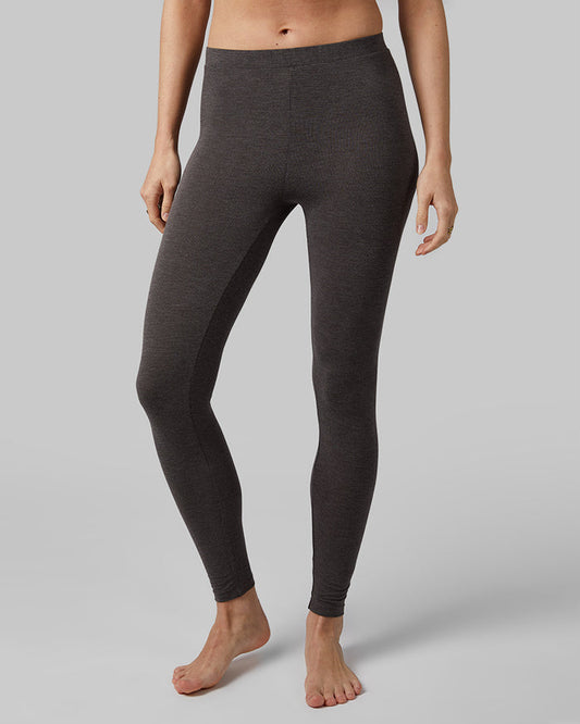 32 Degrees Charcoal Heather _ Women's Midweight Baselayer Legging {model: Izzy is 5'9"and size 4 wearing size S}{bottom}{right} {bottom}{right}