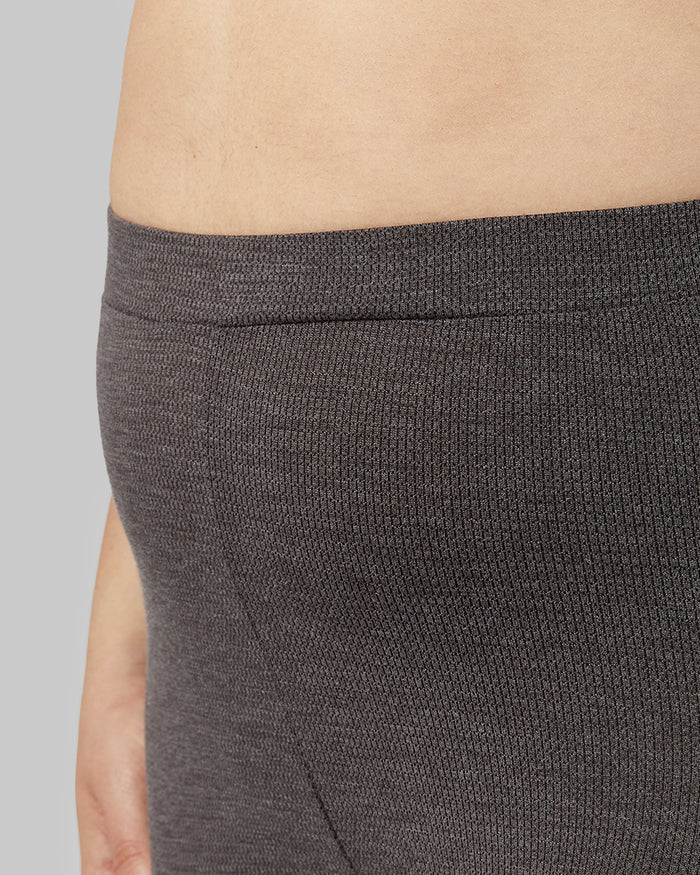 32 Degrees Charcoal Heather _ Women's Midweight Baselayer Legging {model: Kristen is 5'7"and size 14 wearing size L}{bottom}{right} {bottom}{right}