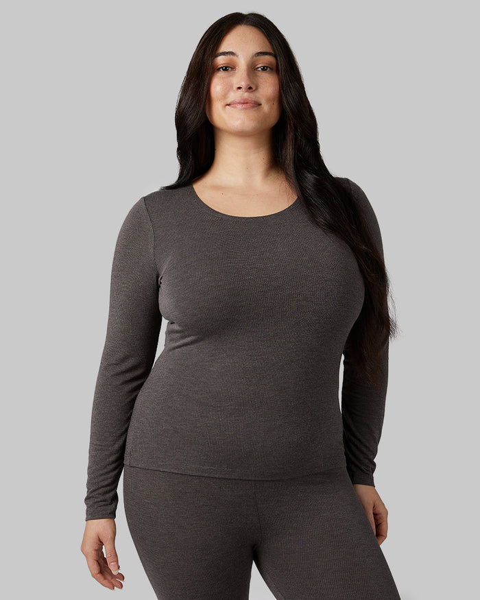 32 Degrees Charcoal Heather _ Women's Midweight Baselayer scoop Top {model: Kristen is 5'7"and size 14 wearing size L}{bottom}{right} {bottom}{right}
