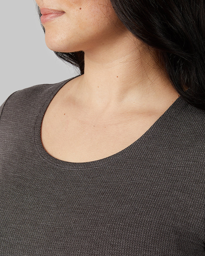 32 Degrees Charcoal Heather _ Women's Midweight Baselayer scoop Top {model: Kristen is 5'7"and size 14 wearing size L}{bottom}{right} {bottom}{right}