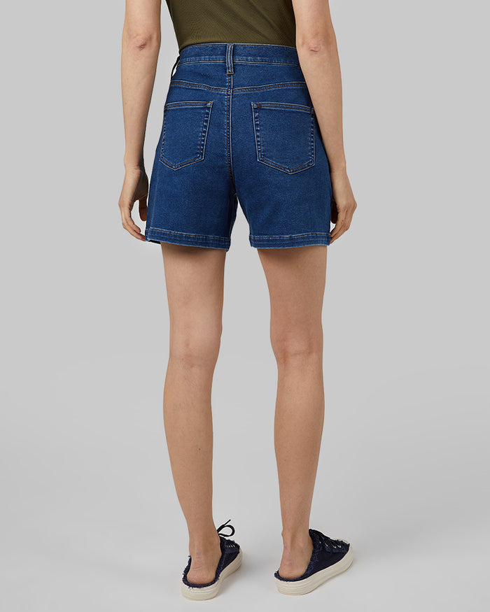 32 Degrees Indigo Wash _ Women's stretch Comfort Jean 5-Inch short {model: Xenia is 5'9"and size 2 wearing size S}{bottom}{right} {bottom}{right}