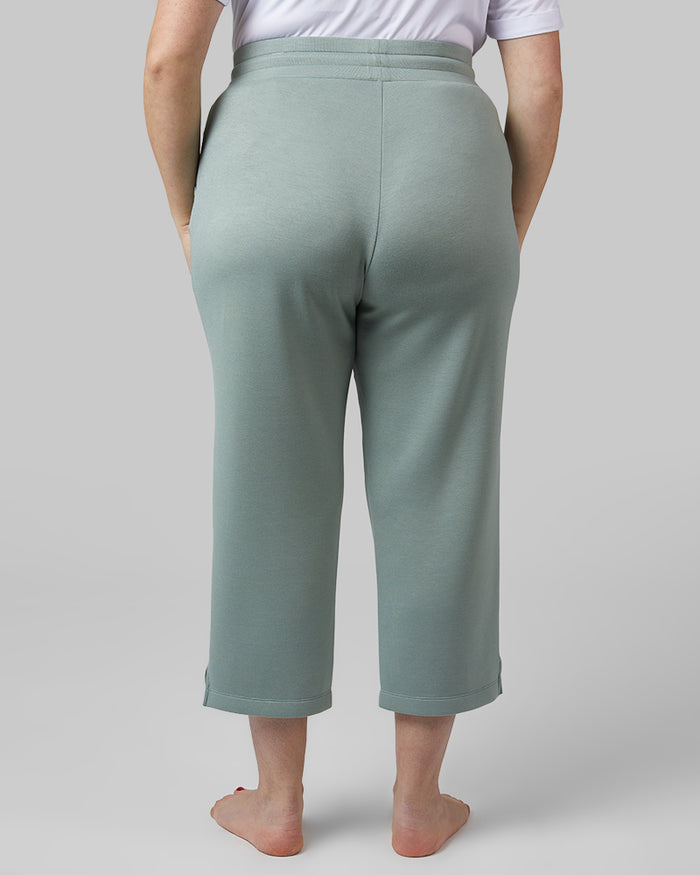 32 Degrees Green Millieu _ Women's studio Tech Capri {model: Allison is 5'9"and size 14 wearing size L}{bottom}{right} {bottom}{right}