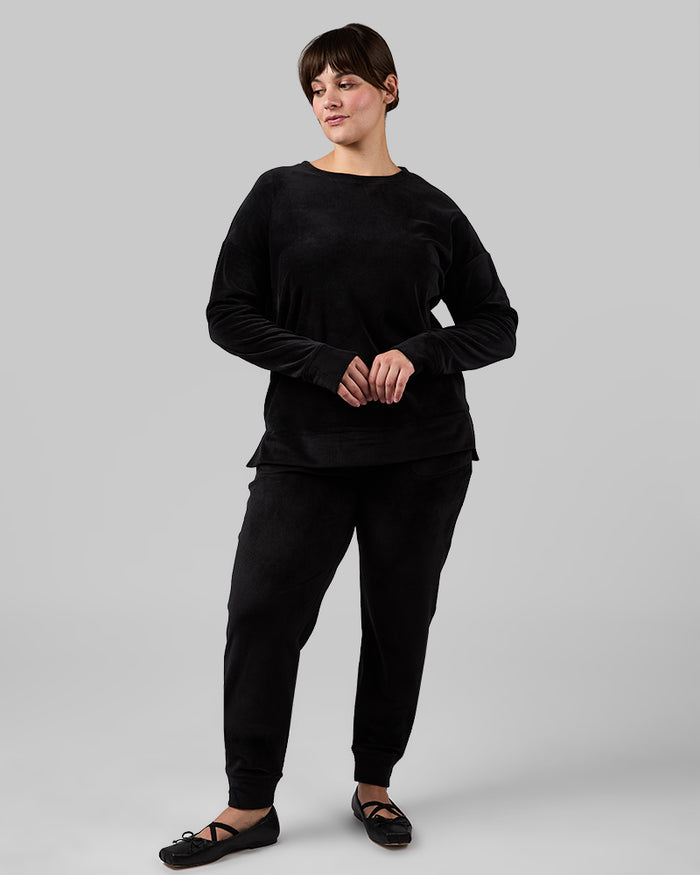 32 Degrees Black _ Women's Velour Luxe Rib Crew Top {model: Avery is 5'5"and size 12 wearing size L}{bottom}{right} {bottom}{right}