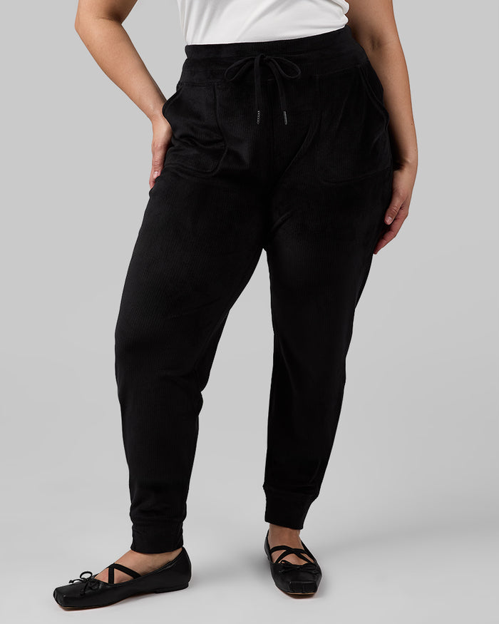 32 Degrees Black _ Women's Velour Luxe Rib Jogger {model: Avery is 5'5" and size 12 wearing size L}{bottom}{right} {bottom}{right}
