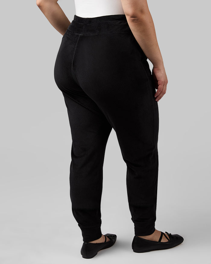 32 Degrees Black _ Women's Velour Luxe Rib Jogger {model: Avery is 5'5" and size 12 wearing size L}{bottom}{right} {bottom}{right}